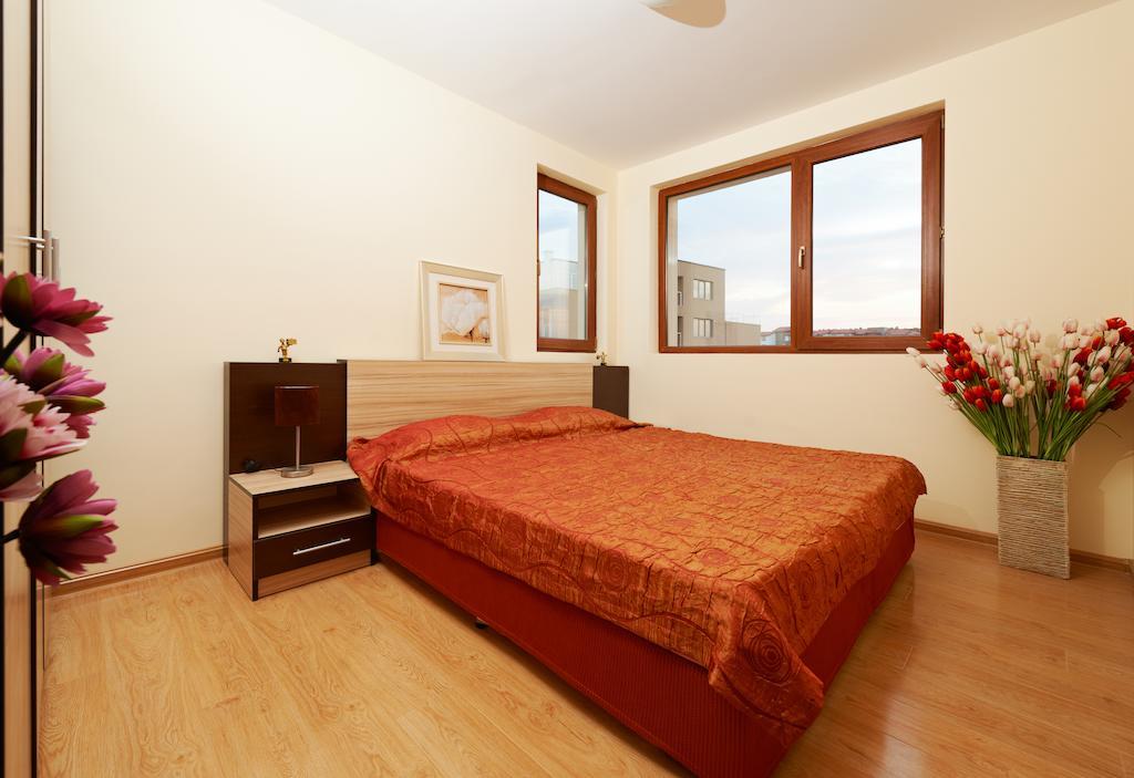 Stanny Court Aparthotel Nesebar Phòng bức ảnh