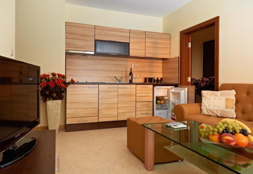 Stanny Court Aparthotel Nesebar Phòng bức ảnh
