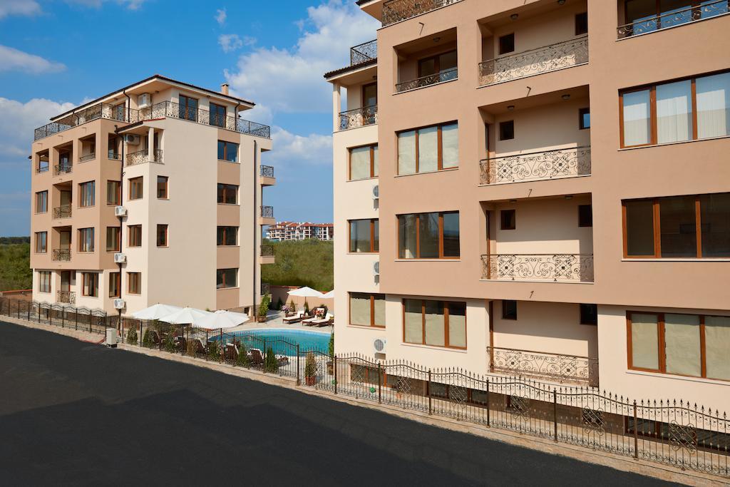Stanny Court Aparthotel Nesebar Phòng bức ảnh
